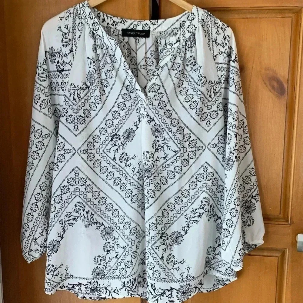 Ivanka Trump  tunic M